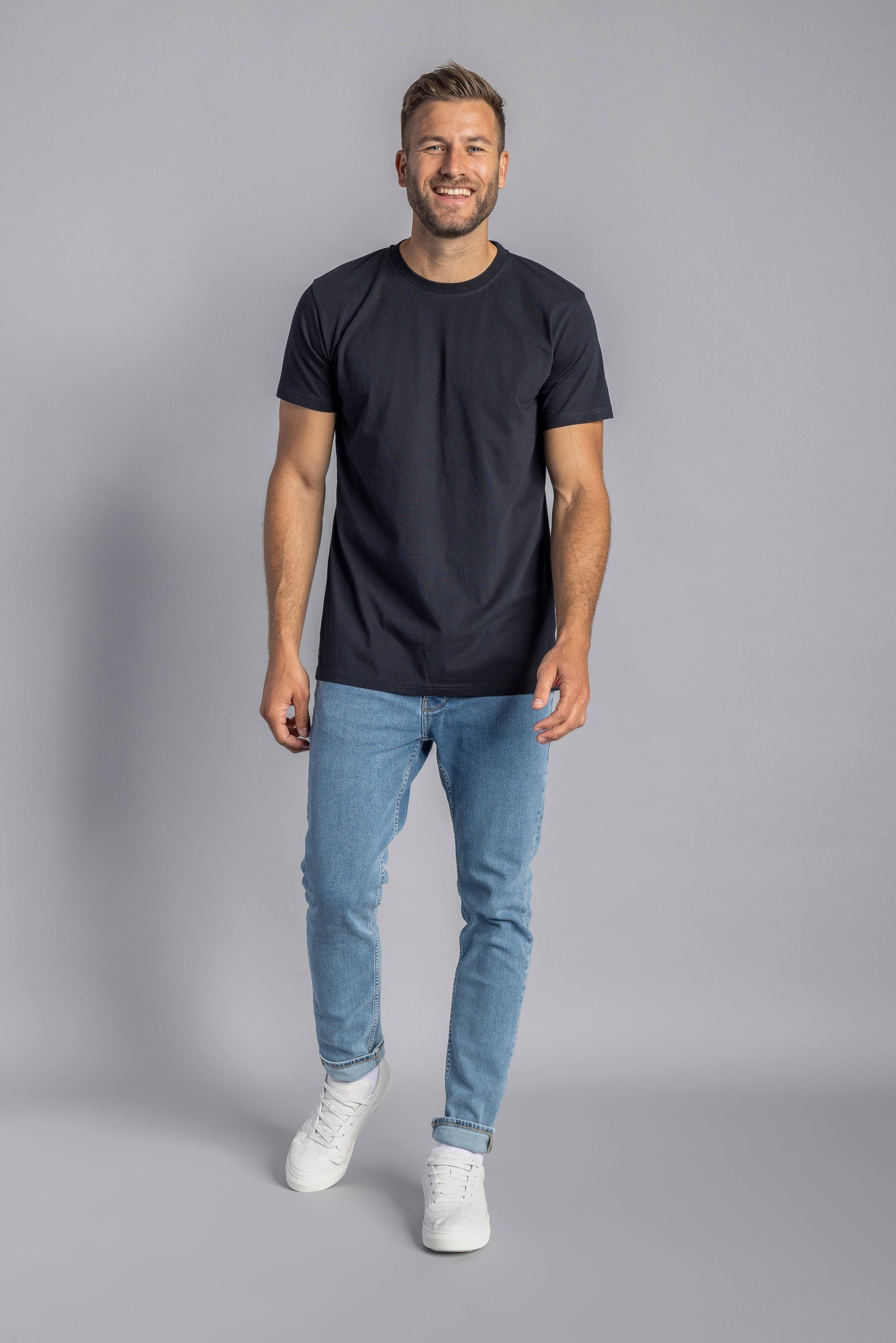 3er-Pack Premium Blank T-Shirt SLIM, Schwarz