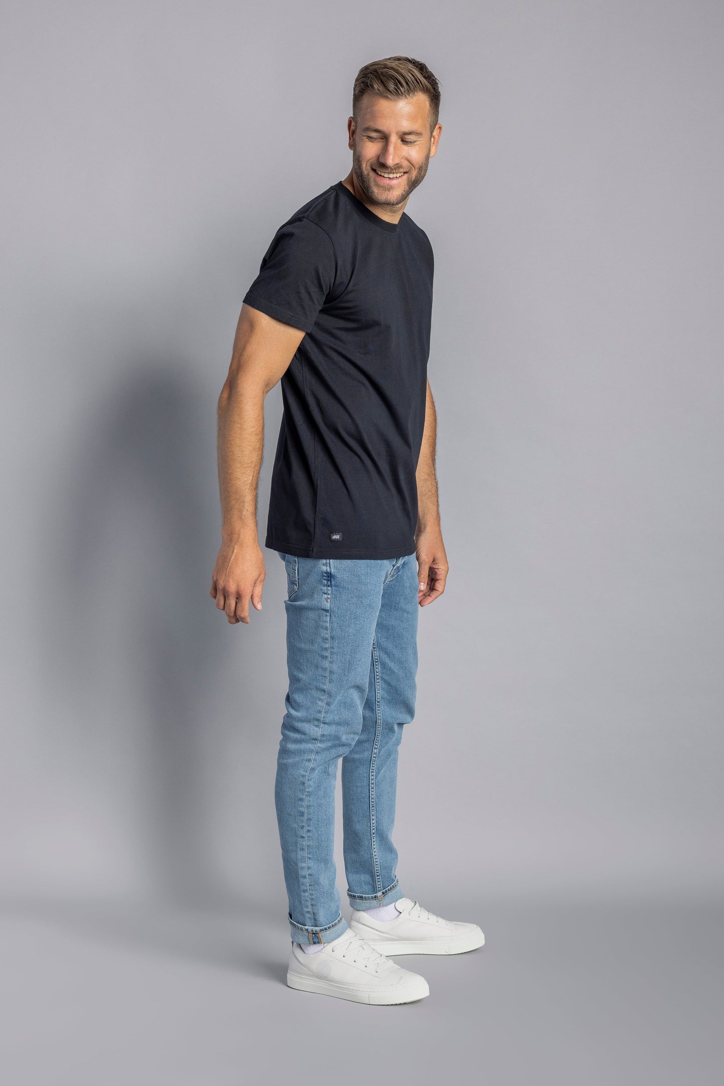 3er-Pack Premium Blank T-Shirt SLIM, Schwarz