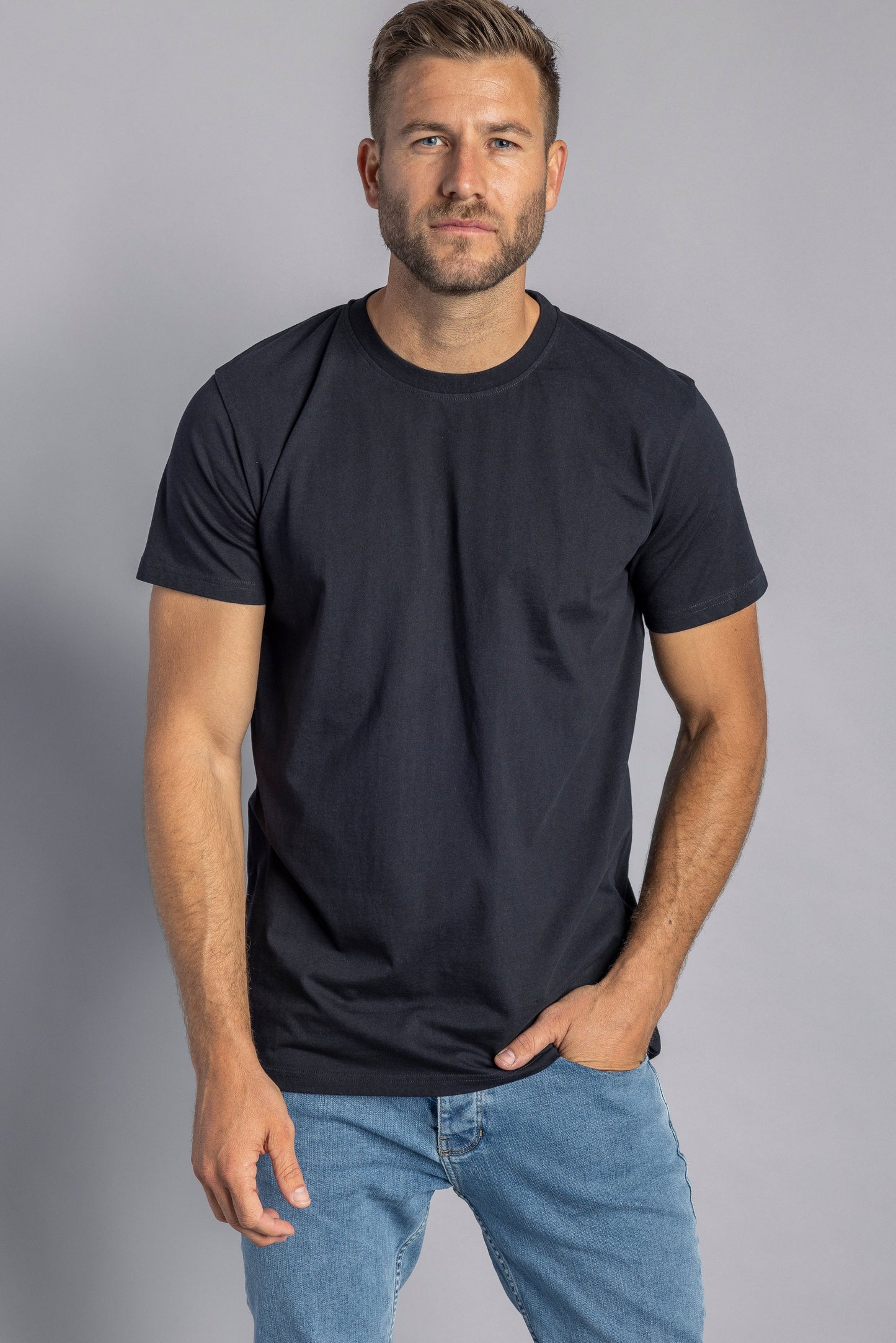 3er-Pack Premium Blank T-Shirt SLIM, Schwarz